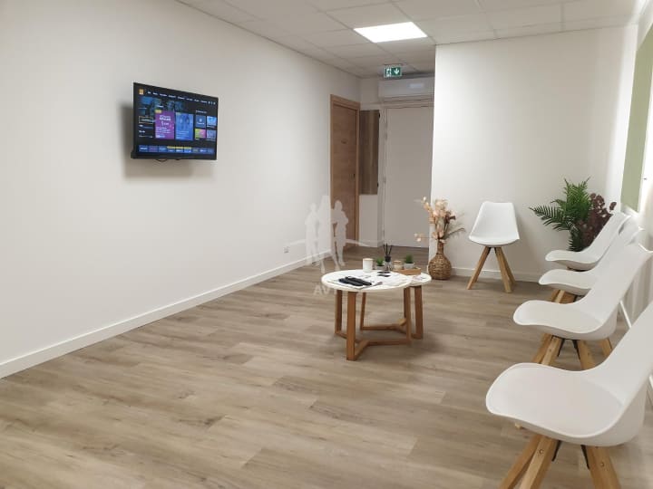 Location Locaux d'activité - 1 pièce(s) - 15m2 - Mezzavia (20167)