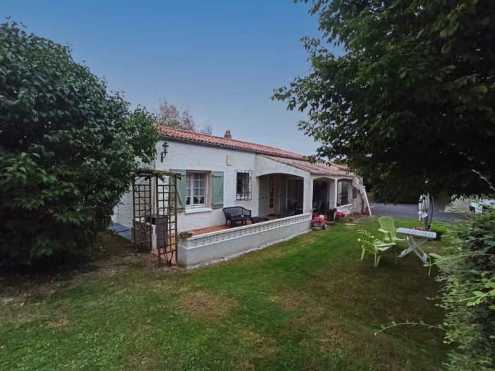 Vente Maison - 6 pièce(s) - 113m2 - Pons (17800)