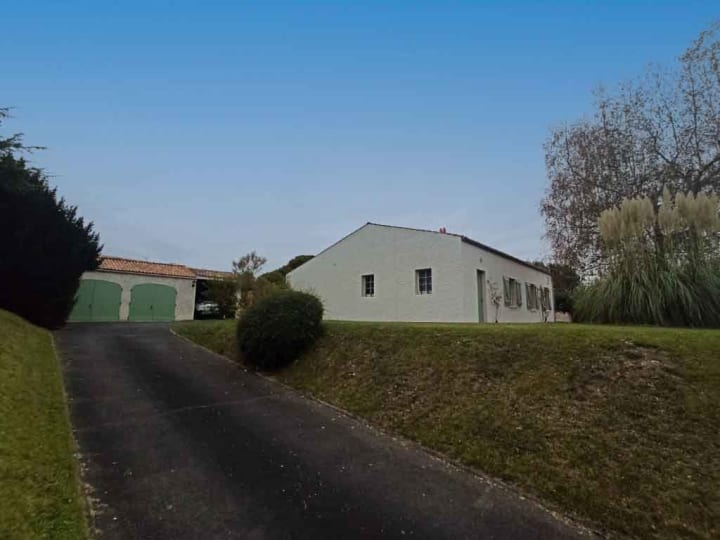 Vente Maison - 6 pièce(s) - 113m2 - Pons (17800)