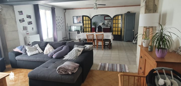 Vente Maison - 8 pièce(s) - 158m2 - Bellevigne (16120)