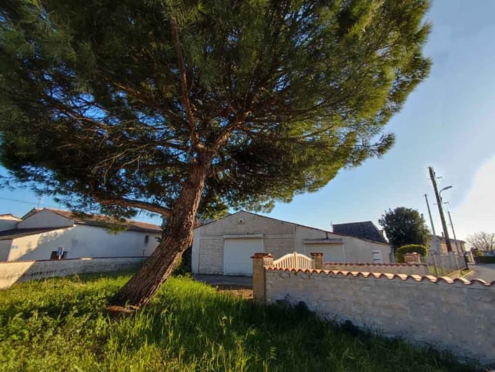 Vente Maison - 2 pièce(s) - 75m2 - Pons (17800)