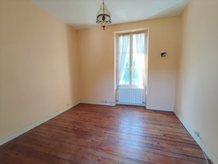 Vente Maison - 4 pièce(s) - 117m2 - Pons (17800)