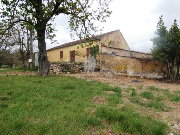 Vente Maison - 10 pièce(s) - 800m2 - Callas (83830)