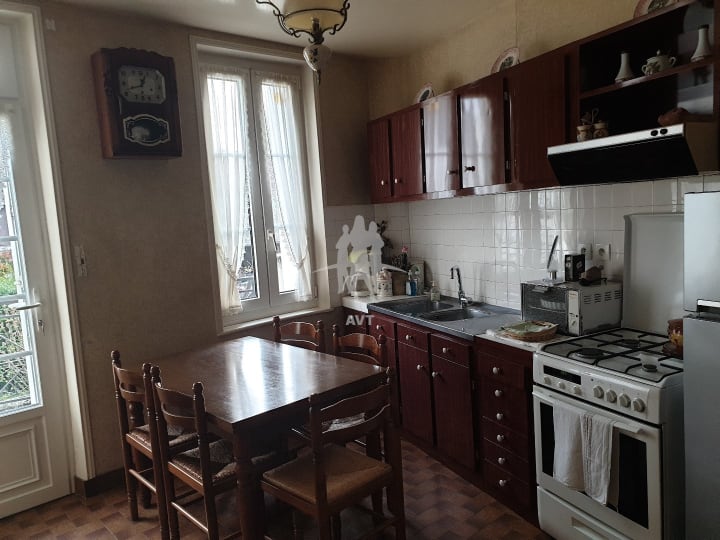 Vente Maison de village - 5 pièce(s) - 117m2 - Mouzay (37600)