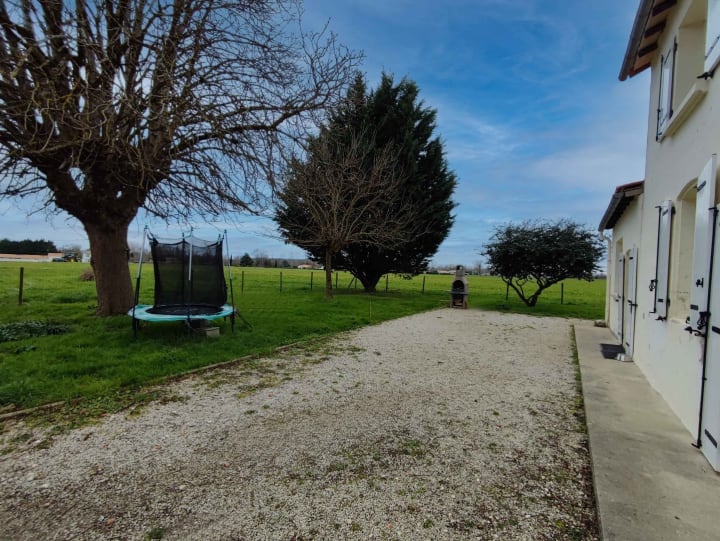 Vente Maison - 4 pièce(s) - 96.4m2 - Jonzac (17500)