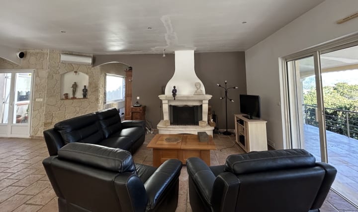 Vente Maison - 6 pièce(s) - 215m2 - Les Adrets De L'esterel (83600)