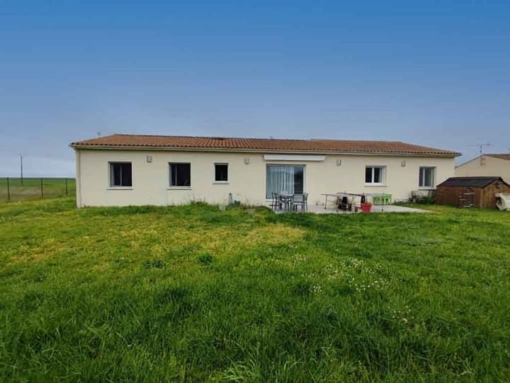 Vente Maison - 7 pièce(s) - 136.8m2 - Jarnac Champagne (17520)