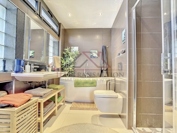 Vente Maison - 5 pièce(s) - 380m2 - Thyez (74300)