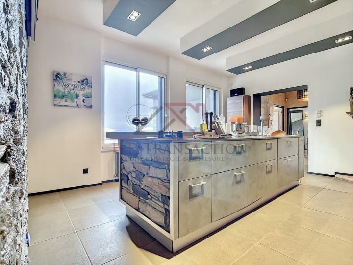 Vente Maison - 5 pièce(s) - 380m2 - Thyez (74300)