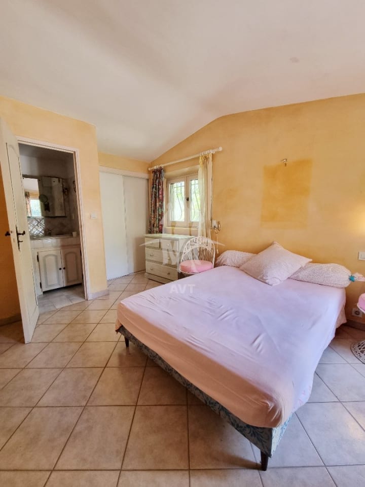 Vente Maison - 8 pièce(s) - 137.44m2 - Draguignan (83300)