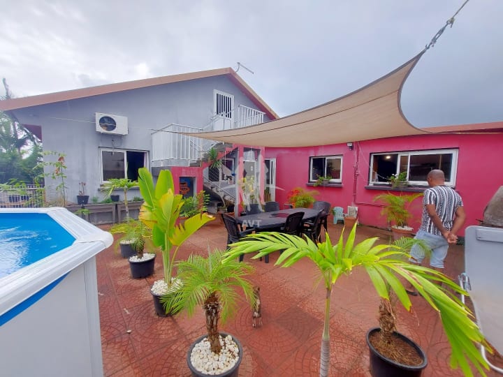 Vente Maison - 9 pièce(s) - 169m2 - La Riviere (97421)