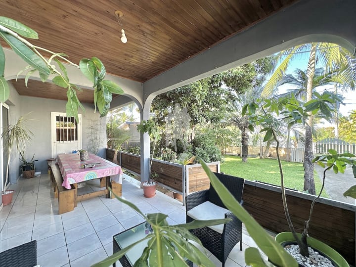 Vente Maison - 9 pièce(s) - 169m2 - La Riviere (97421)