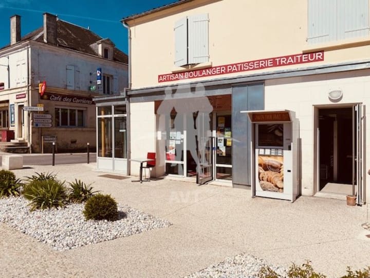 Vente Boulangerie - Terminal de cuisson - 116m2 - Saint Meme Les Carrieres (16720)