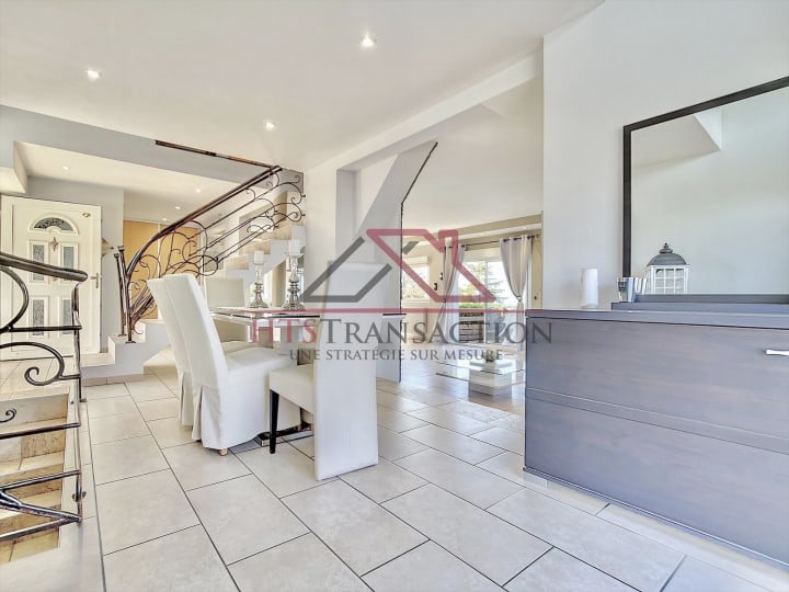Vente Maison - 6 pièce(s) - 180m2 - Cranves Sales (74380)