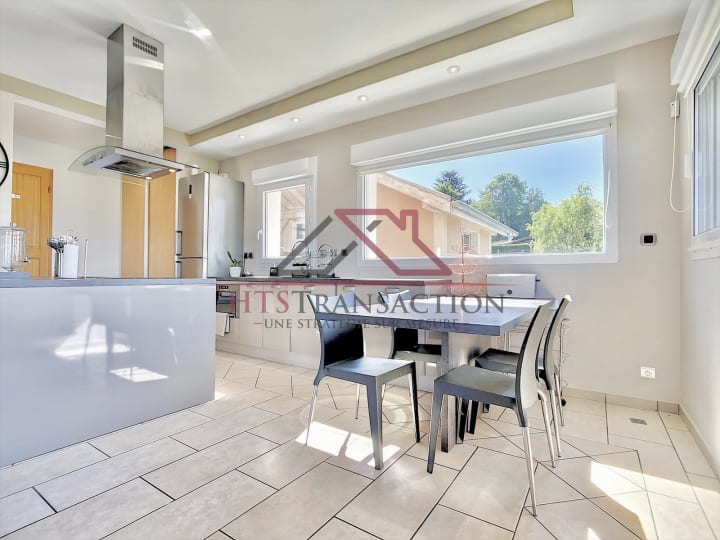 Vente Maison - 6 pièce(s) - 180m2 - Cranves Sales (74380)