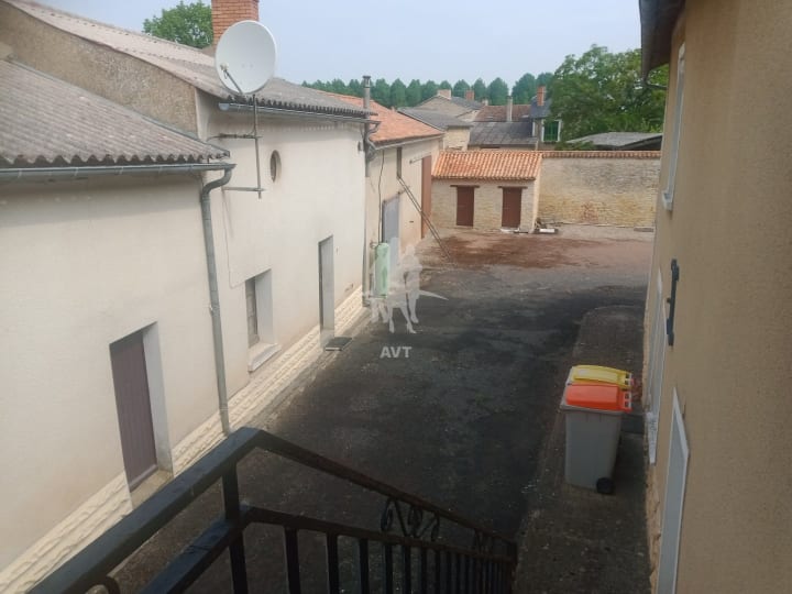 Vente Maison - 5 pièce(s) - 150m2 - Mazeuil (86110)