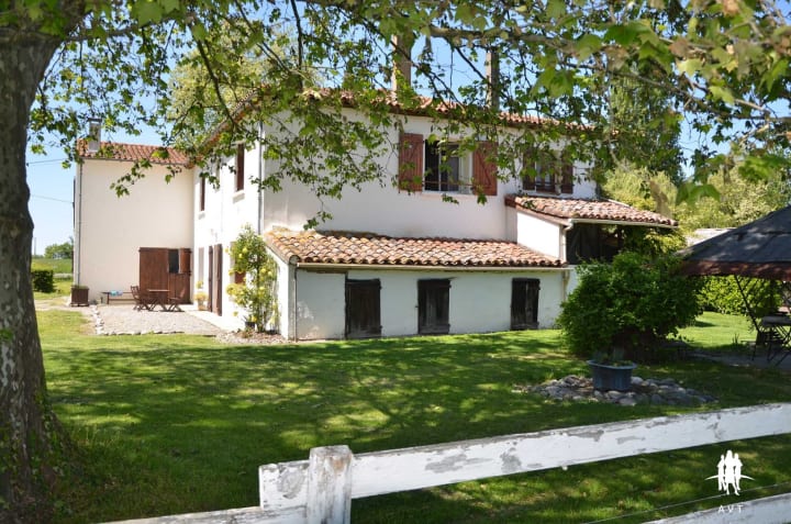 Vente Maison de campagne - 10 pièce(s) - 328m2 - Carbonne (31390)