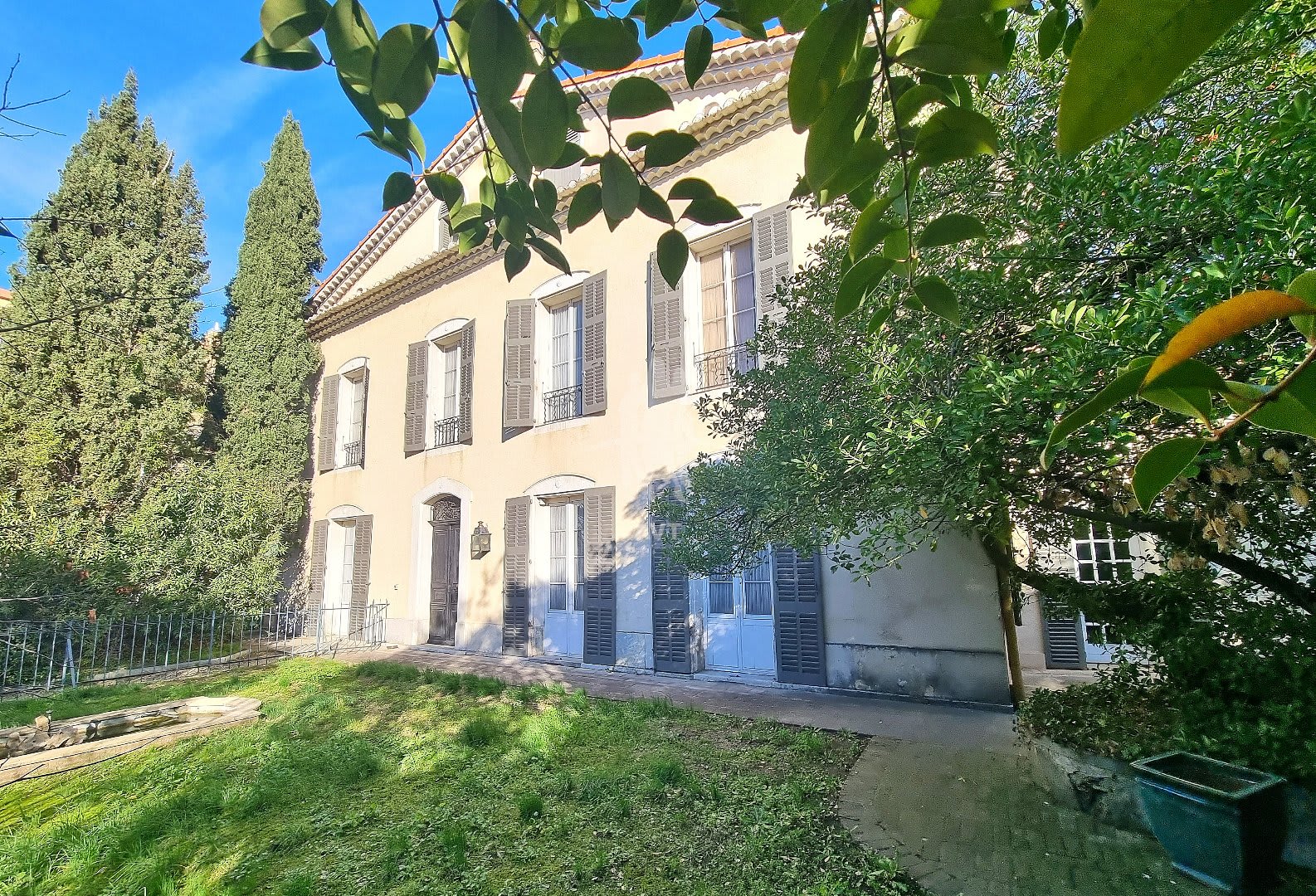 Vente Maison - 10 pièce(s) - 320m2 - Draguignan (83300)